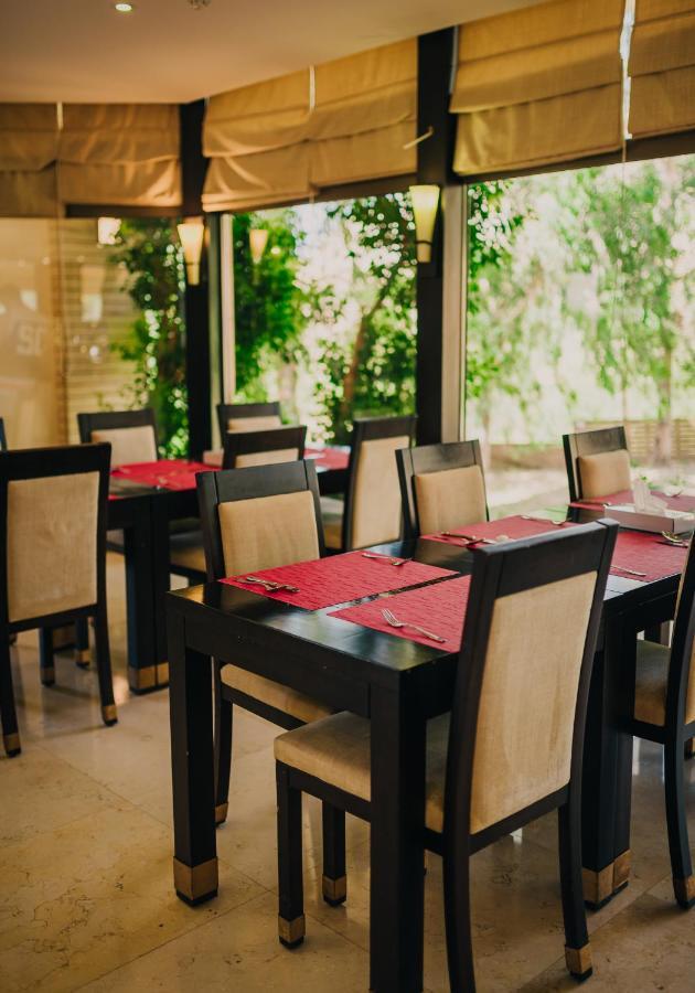 Ashur Hotel Dukhan Exterior photo
